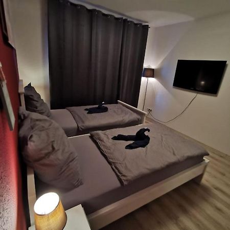 Liebevoll eingerichtete Ferienwohnung - Zentrale Lage - Netflix&Paytv Wilhelmshaven Exterior foto