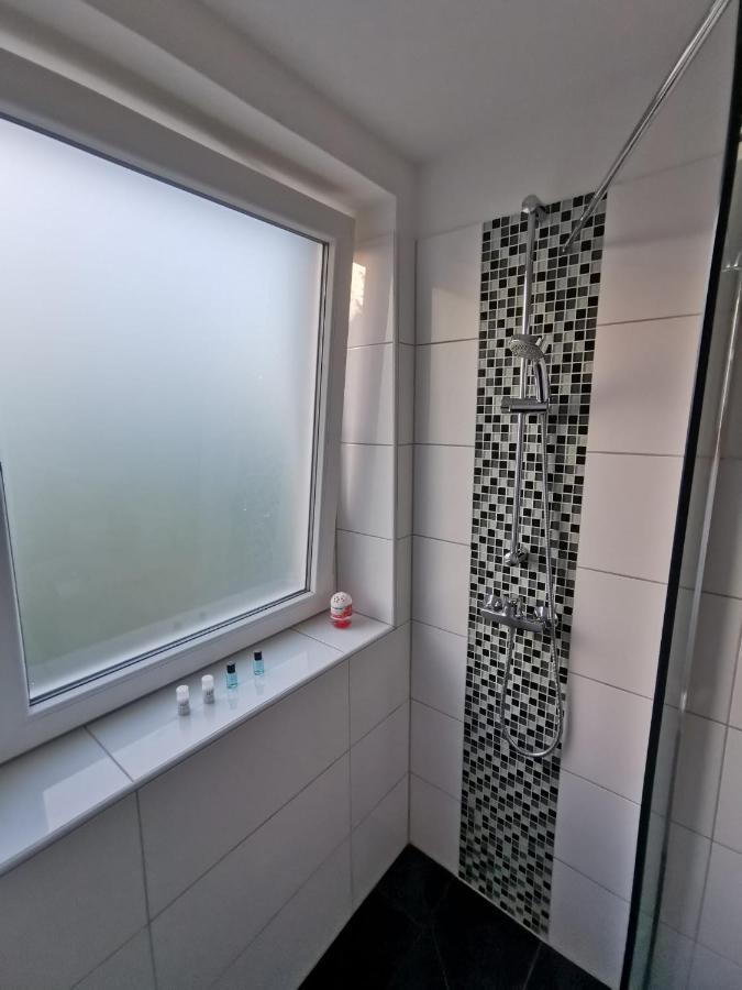 Liebevoll eingerichtete Ferienwohnung - Zentrale Lage - Netflix&Paytv Wilhelmshaven Exterior foto