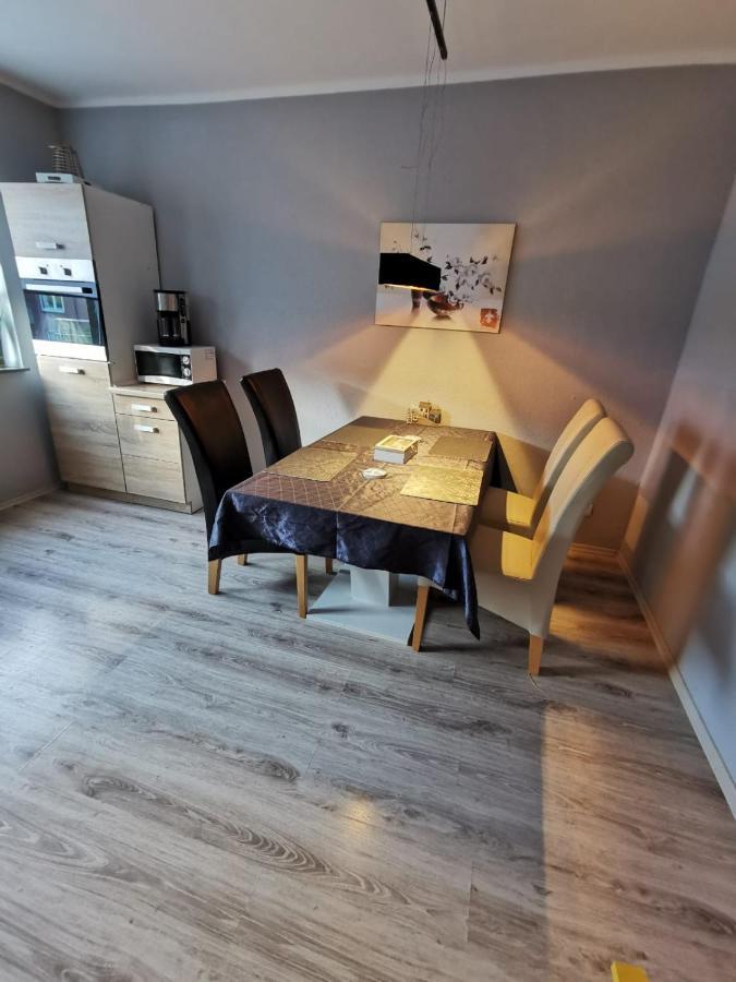 Liebevoll eingerichtete Ferienwohnung - Zentrale Lage - Netflix&Paytv Wilhelmshaven Exterior foto