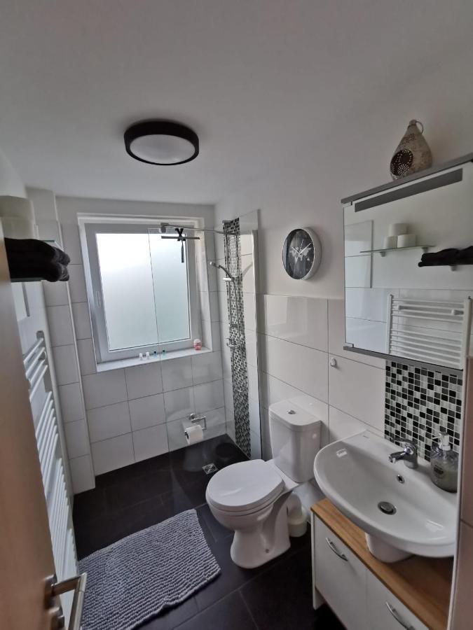 Liebevoll eingerichtete Ferienwohnung - Zentrale Lage - Netflix&Paytv Wilhelmshaven Exterior foto